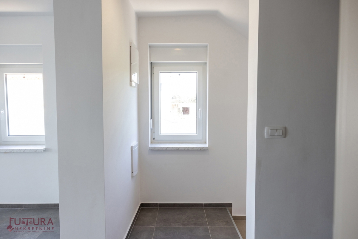 Pag - Mandre, stan 100,32 m2, prodaja, razgled, vrt, garaža, lokacija