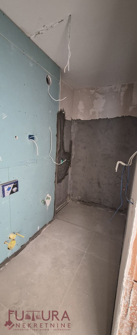 PAG - MANDRE, STAN 41,76 M2, PRODAJA, PRVA VRSTA, ODPRT RAZGLED, VRT!!