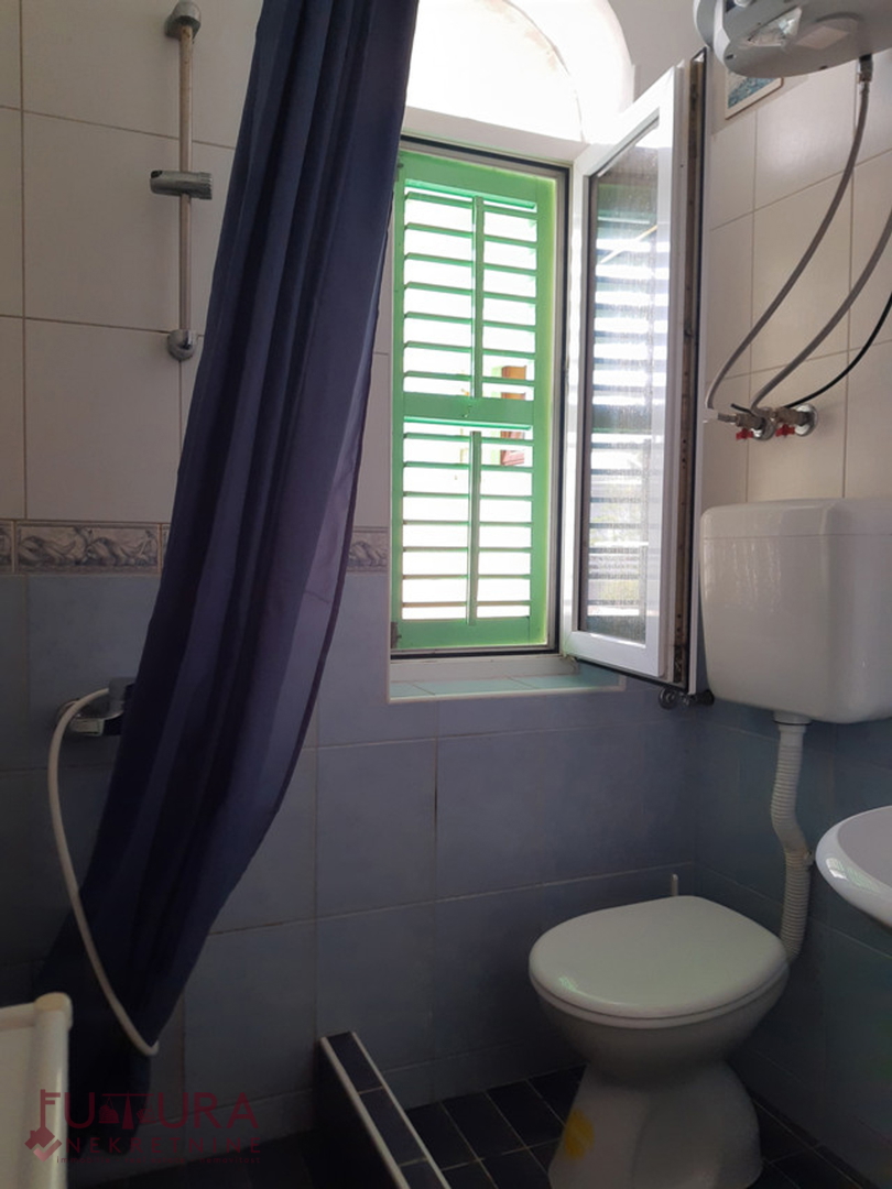 PAG, PRODAJA DVOSTAMBENE HIŠE 246,86 M2, PRODAJA, POGLED, 5 STANOVANJ!!!