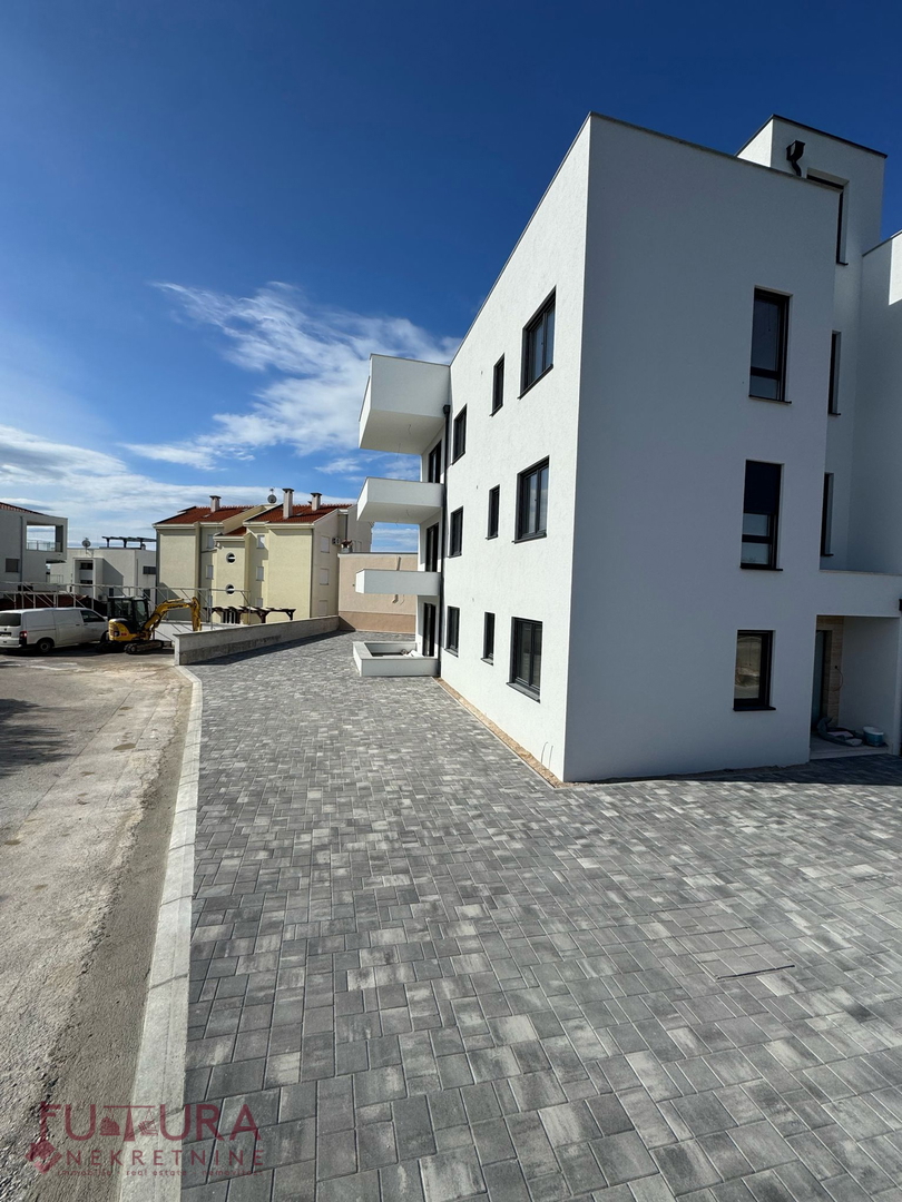 ZADAR - PETRČANE, STAN 96,79 M2, PRODAJA, VRT, LOKACIJA, NOVO!!!