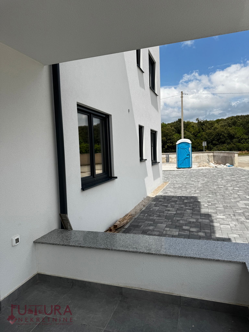 ZADAR - PETRČANE, STAN 96,79 M2, PRODAJA, VRT, LOKACIJA, NOVO!!!