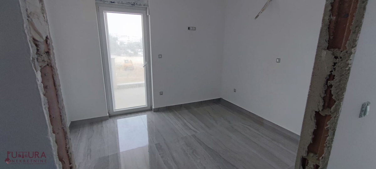 PAG - POVLJANA, PRODAJA STANOVANJA 58,54 M2, RAZGLED, 50 M OD MORJA, NOVO!!!