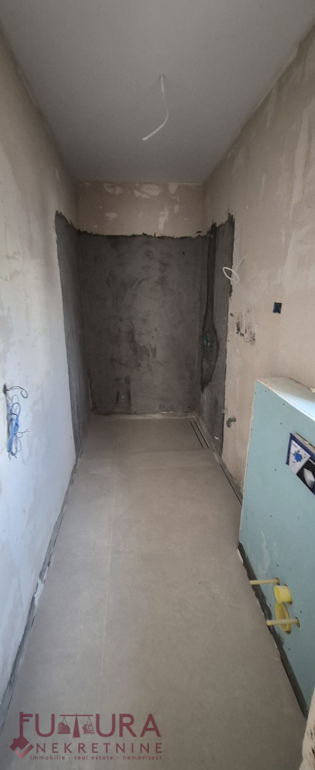 PAG - MANDRE, STAN 41,76 M2, PRODAJA, PRVA VRSTA, ODPRT RAZGLED, VRT!!