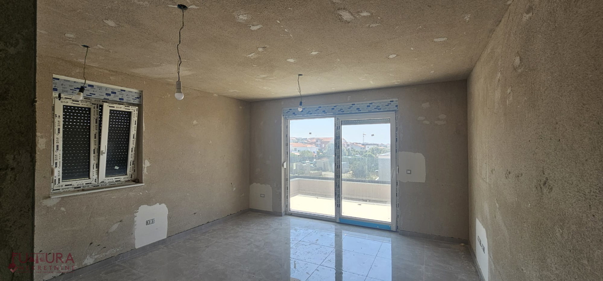 PAG - MANDRE, STANOVANJE 52,10 M2, PRODAJA, VRT, NOVO, LOKACIJA!!!