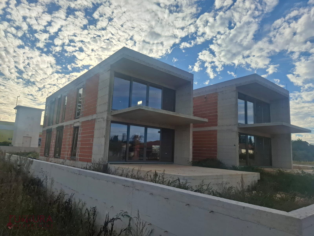 ZADAR - UGLJAN, STAN 85,18 M2, PRODAJA, NOVO, VRT, PRVA VRSTA, POGLED!!!