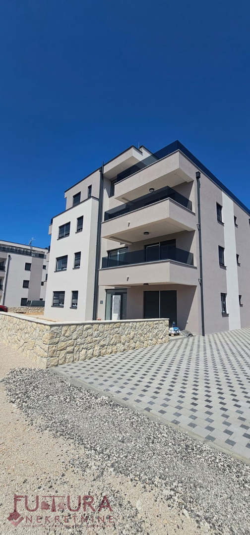 PAG - MANDRE, STANOVANJE 70,05 M2, PRODAJA, VRT, NOVO, LOKACIJA!