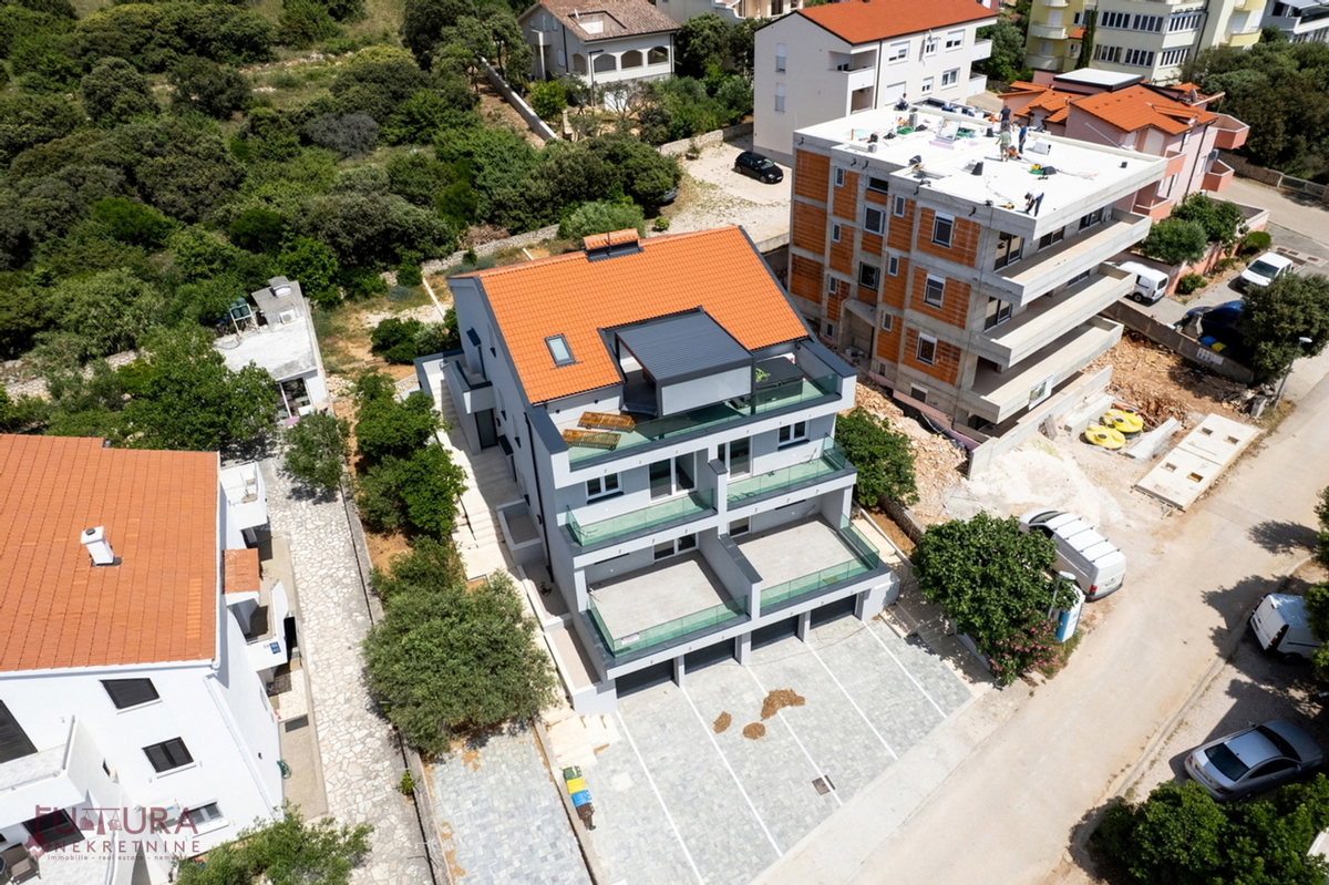 Pag - Mandre, stan 100,32 m2, prodaja, razgled, vrt, garaža, lokacija