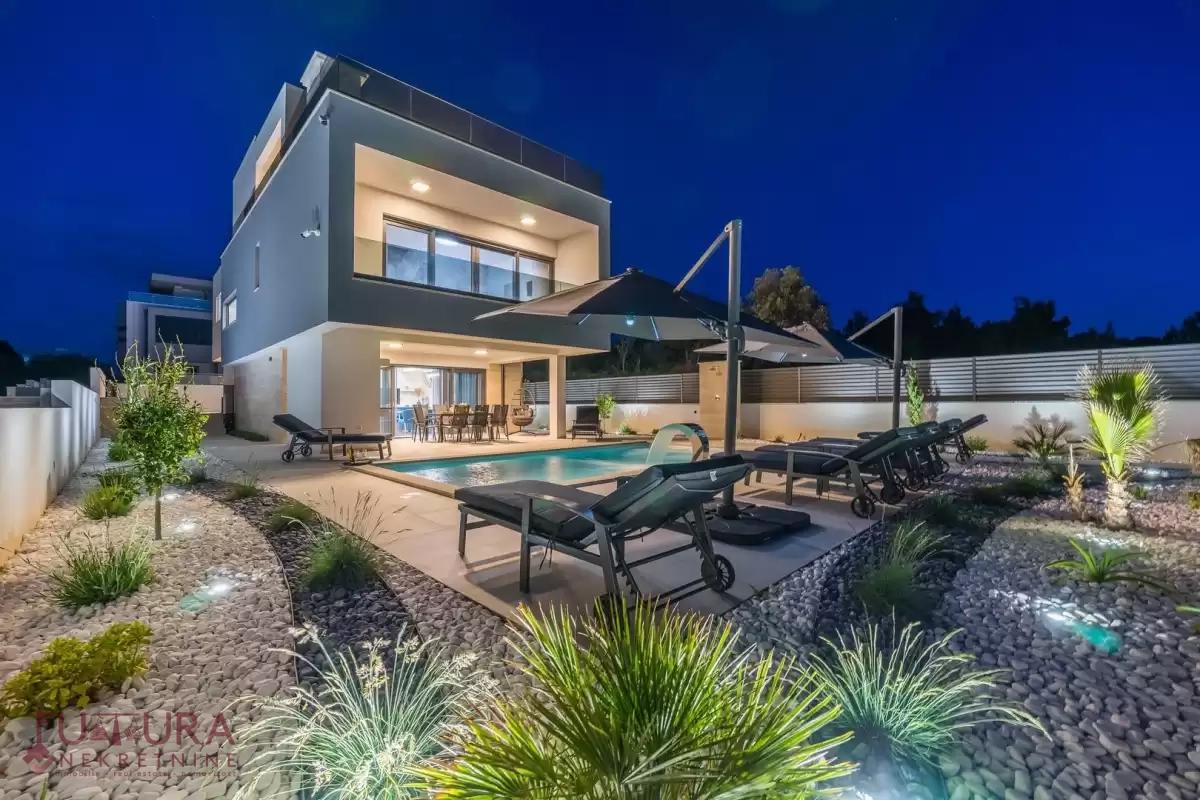 ZADAR - ZATON, VILA 223,23 M2, PRODAJA, RAZGLED, LOKACIJA, BAZEN, NOVO!!!