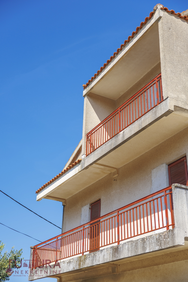 ZADAR - SMILČIĆ, HIŠA 470 M2, PRODAJA, GARAŽA!