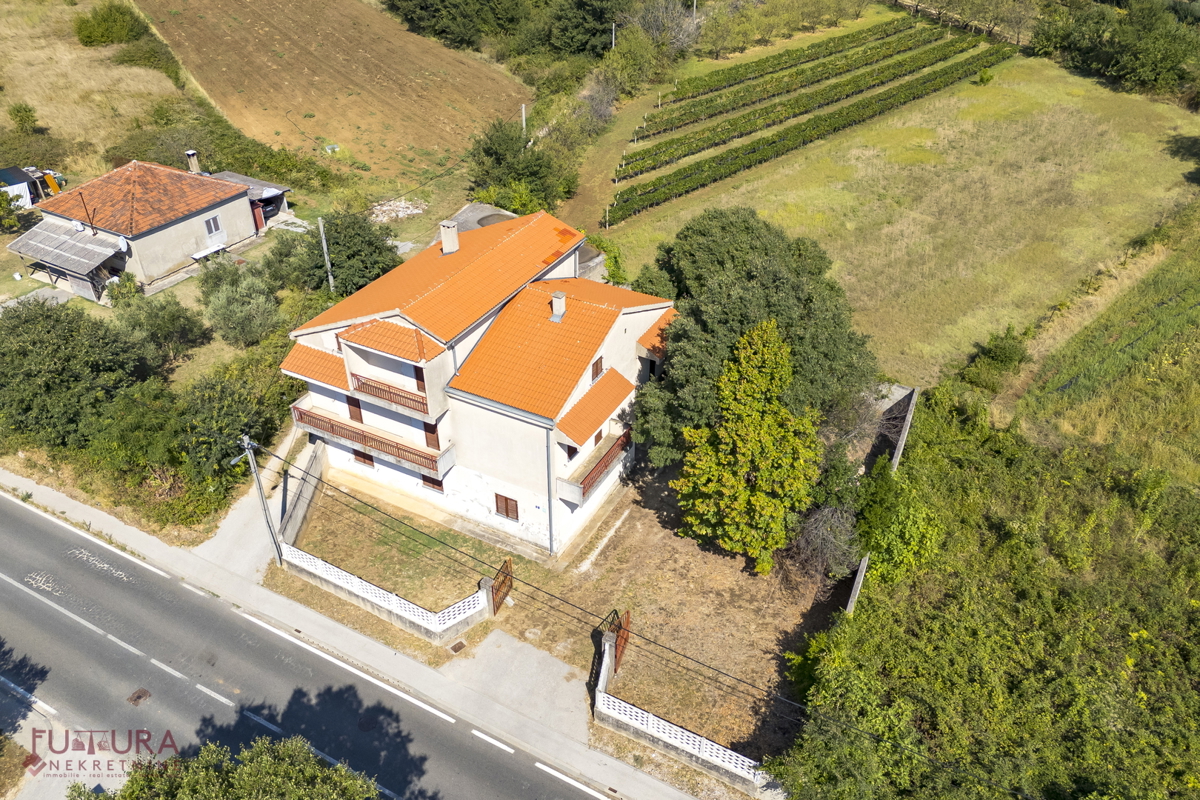 ZADAR - SMILČIĆ, HIŠA 470 M2, PRODAJA, GARAŽA!