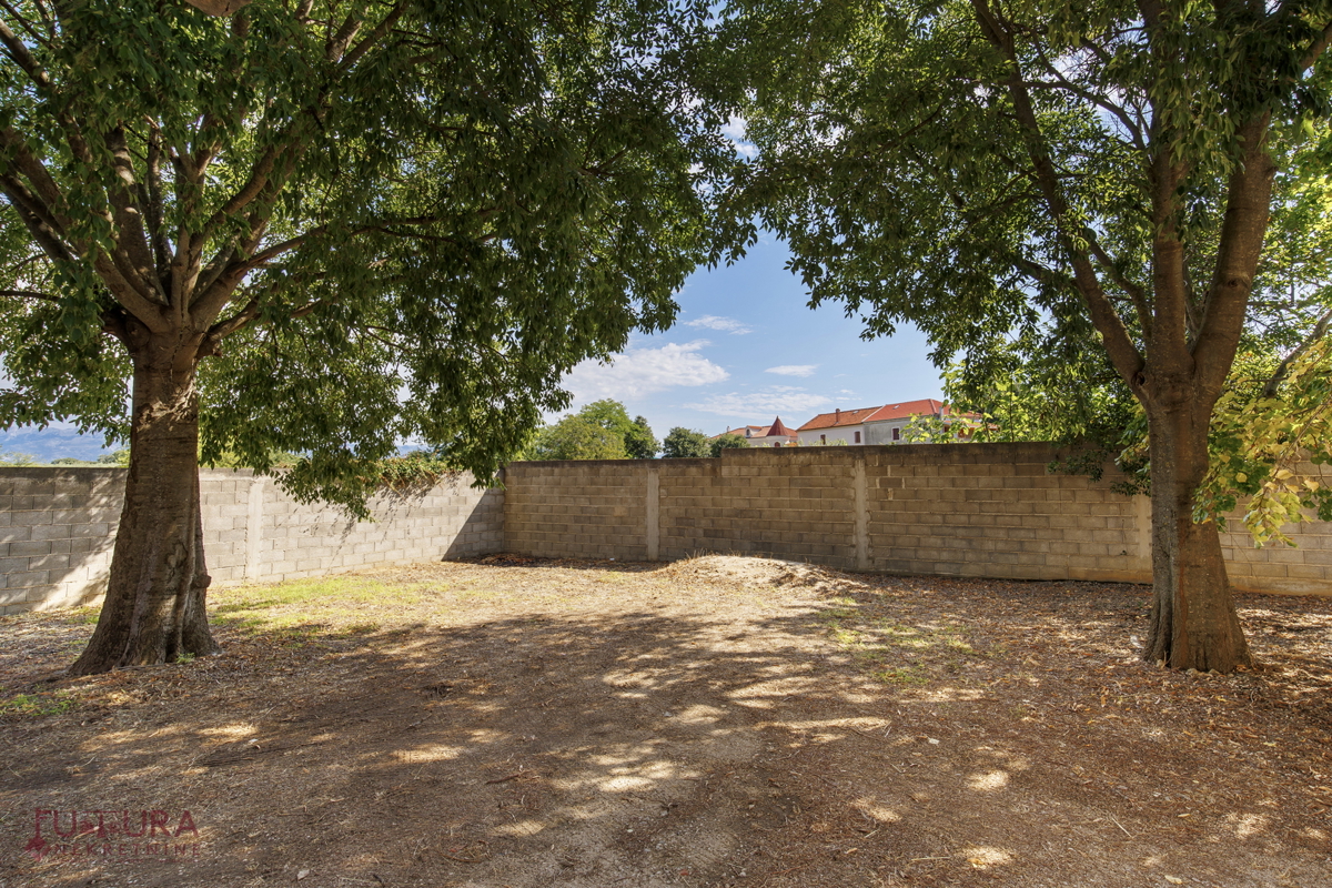 ZADAR - SMILČIĆ, HIŠA 470 M2, PRODAJA, GARAŽA!