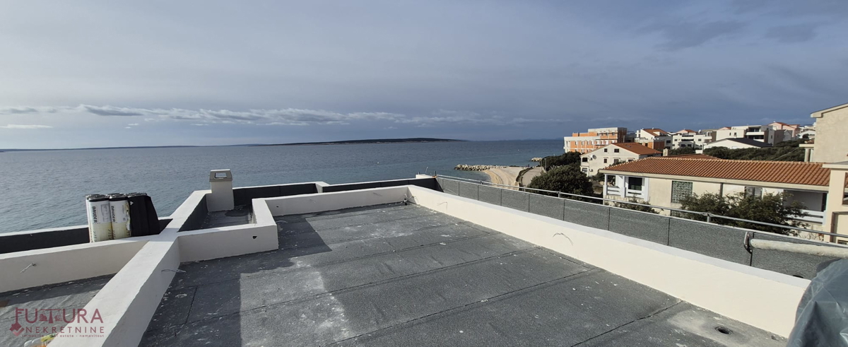 PAG - MANDRE, STAN 41,76 M2, PRODAJA, PRVA VRSTA, ODPRT RAZGLED, VRT!!