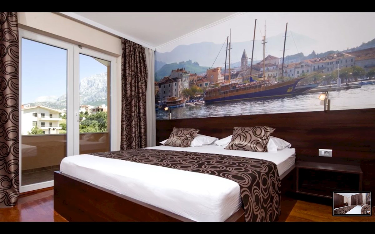 Apartmajska hiša z razgledom in bazenom