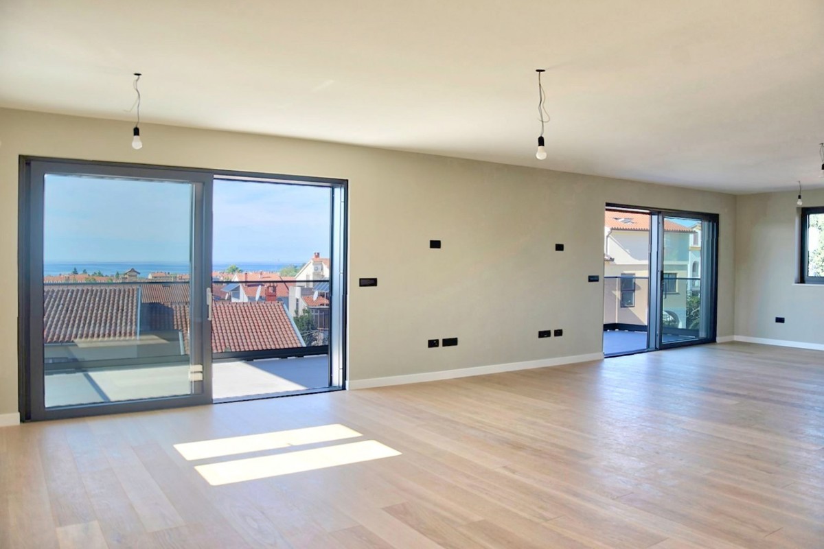 Poreč, luksuzni penthouse z garažo in čudovitim pogledom na morje