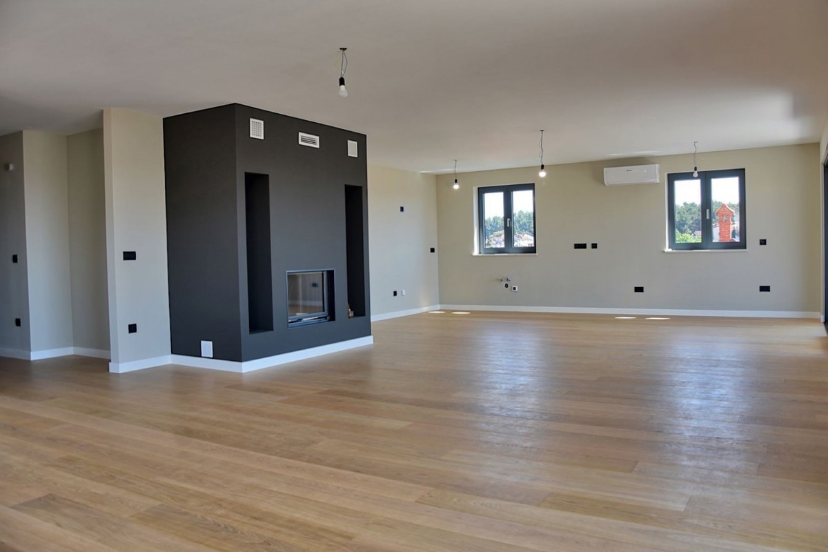 Poreč, luksuzni penthouse z garažo in čudovitim pogledom na morje