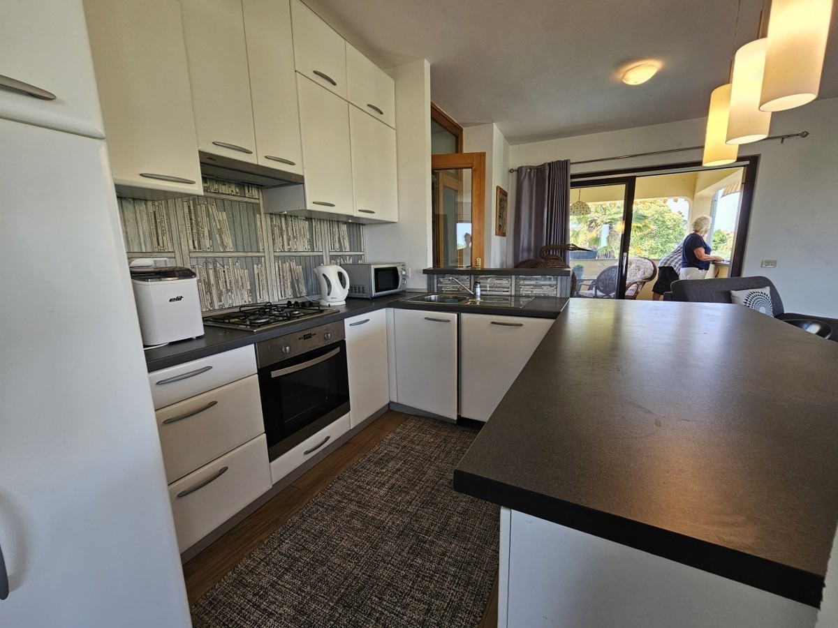 Istra, Poreč – Vila s 5 apartmaji, bazenom in velikim zemljiščem – idealno za investicijo ali oddajo