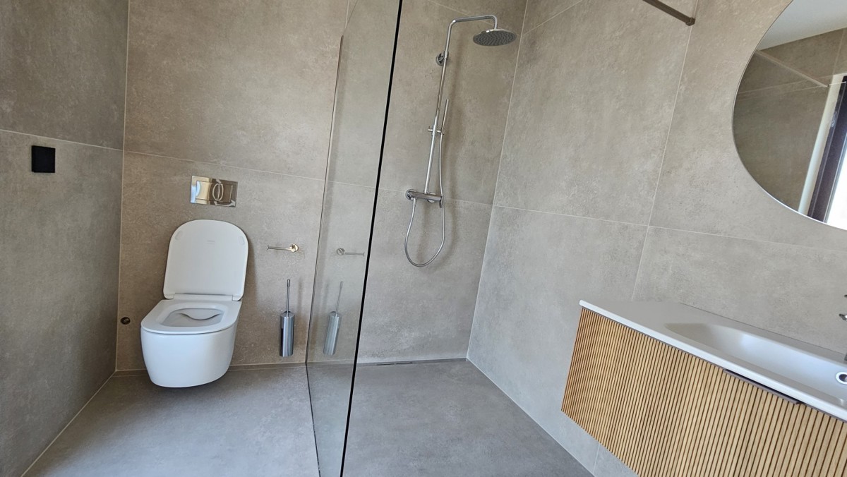Moderna vila v bližini Poreča – popolna mešanica razkošja in udobja, naprodaj