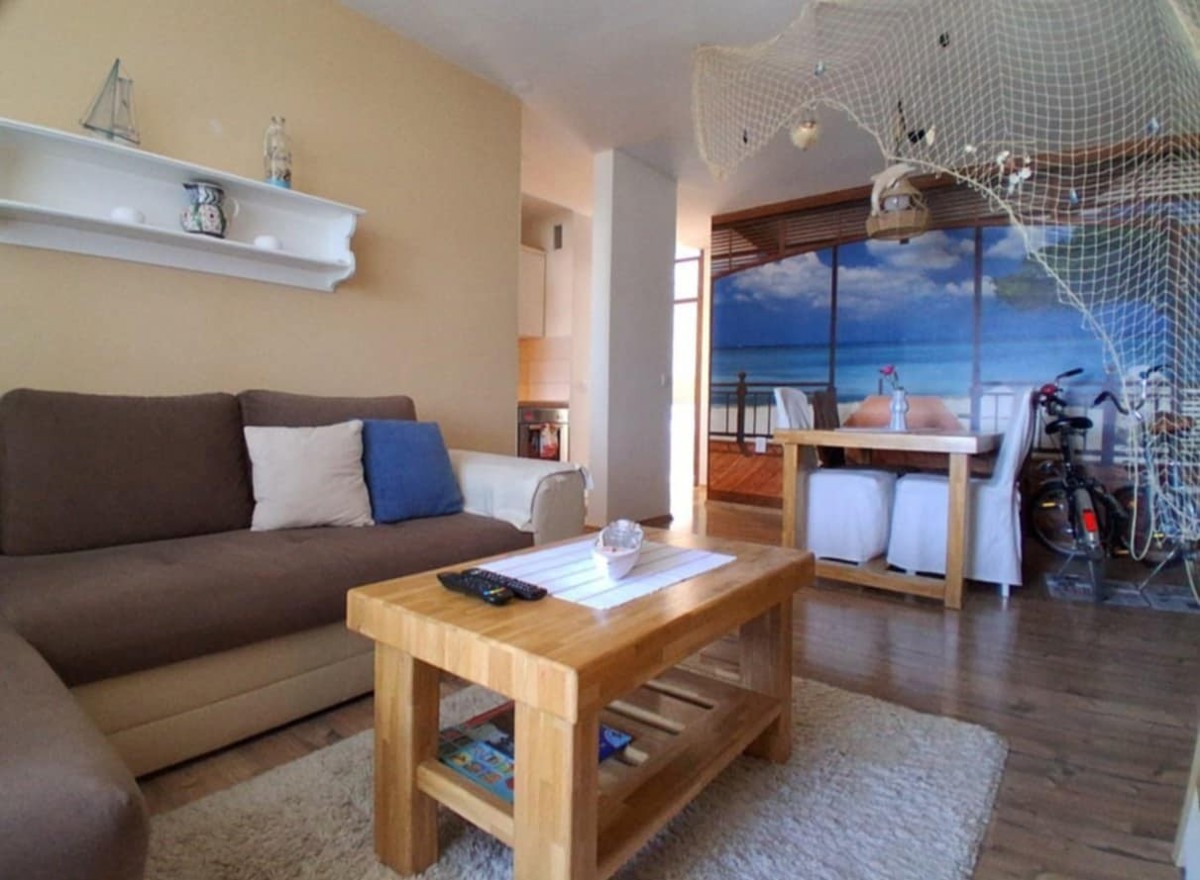 Červar Porat: PRVA VRSTA DO MORJA, trisobno stanovanje, površina 62 m², 2. nadstropje