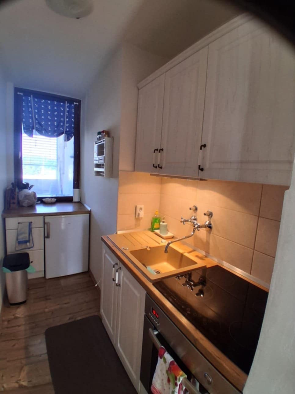 Červar Porat: PRVA VRSTA DO MORJA, trisobno stanovanje, površina 62 m², 2. nadstropje