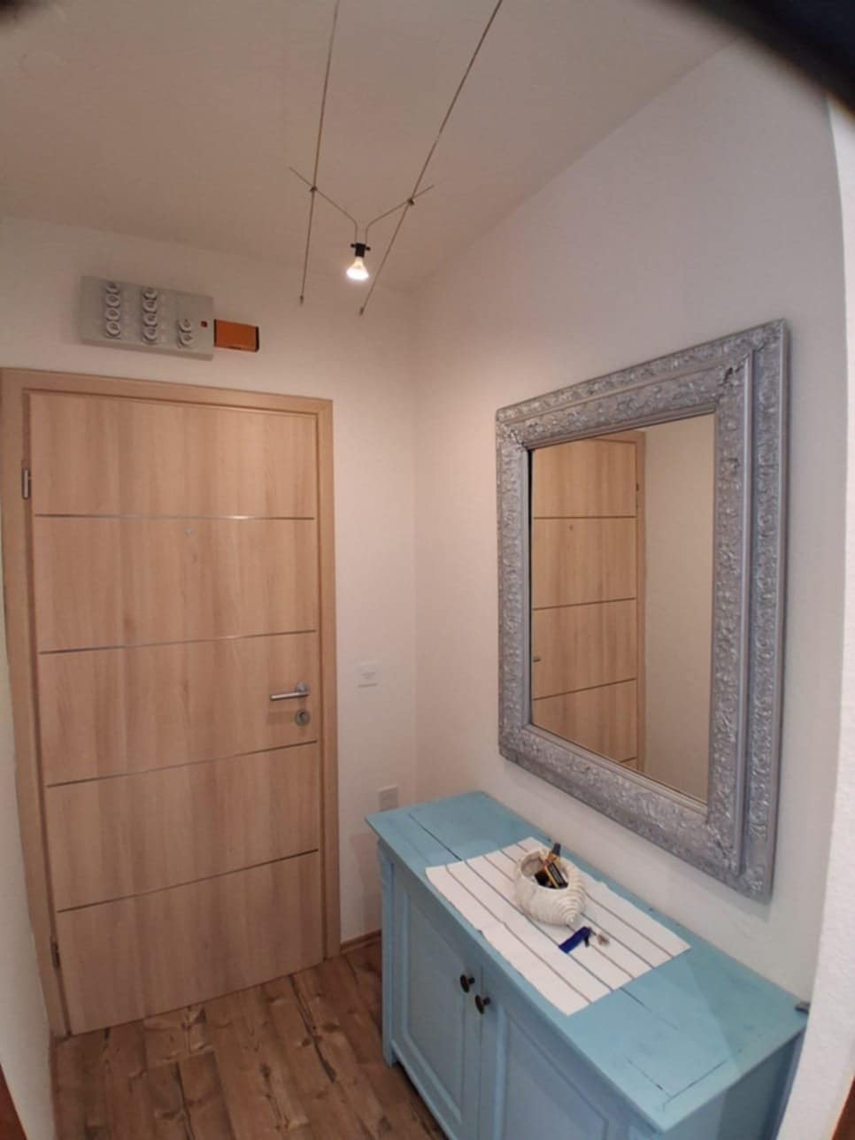 Červar Porat: PRVA VRSTA DO MORJA, trisobno stanovanje, površina 62 m², 2. nadstropje