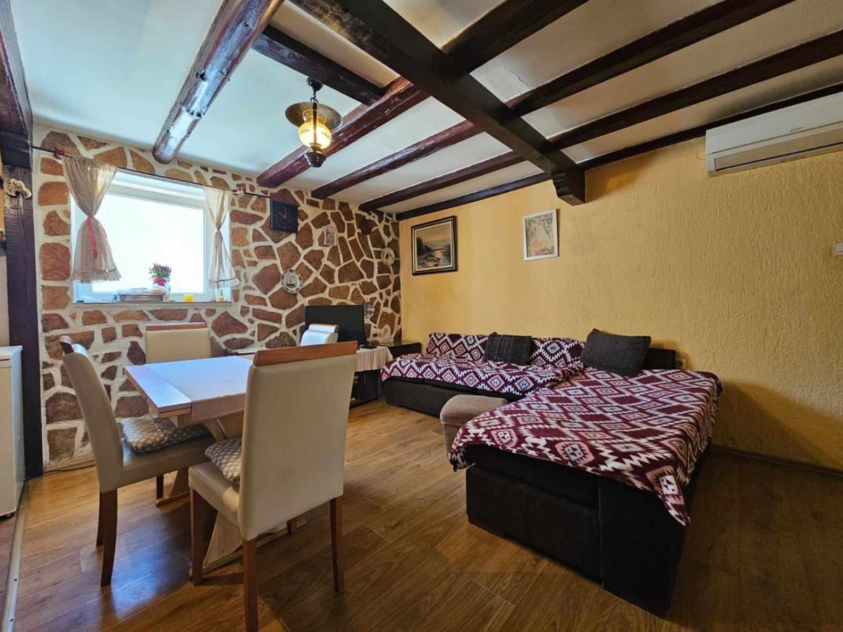Poreč, Kamnita hiša 4 km ob moja