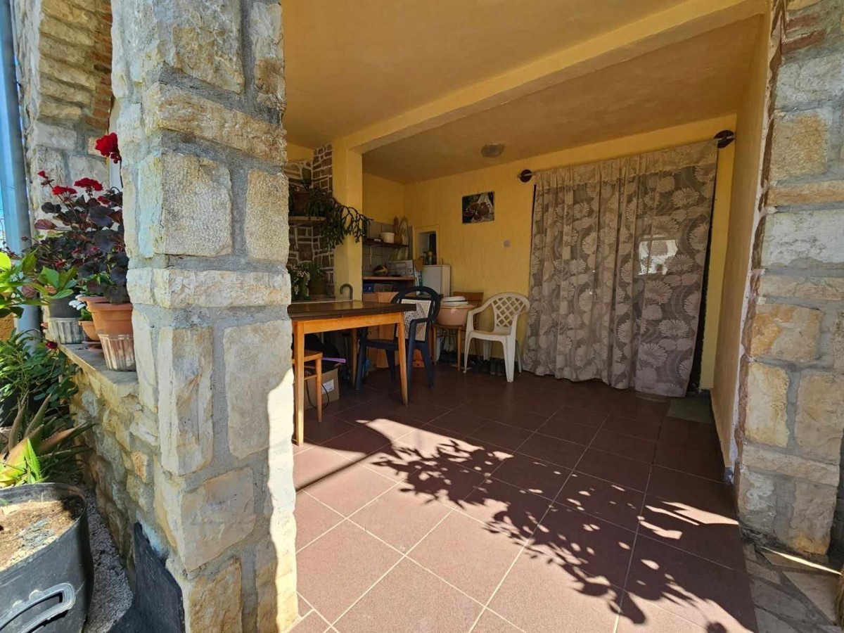 Poreč, Kamnita hiša 4 km ob moja
