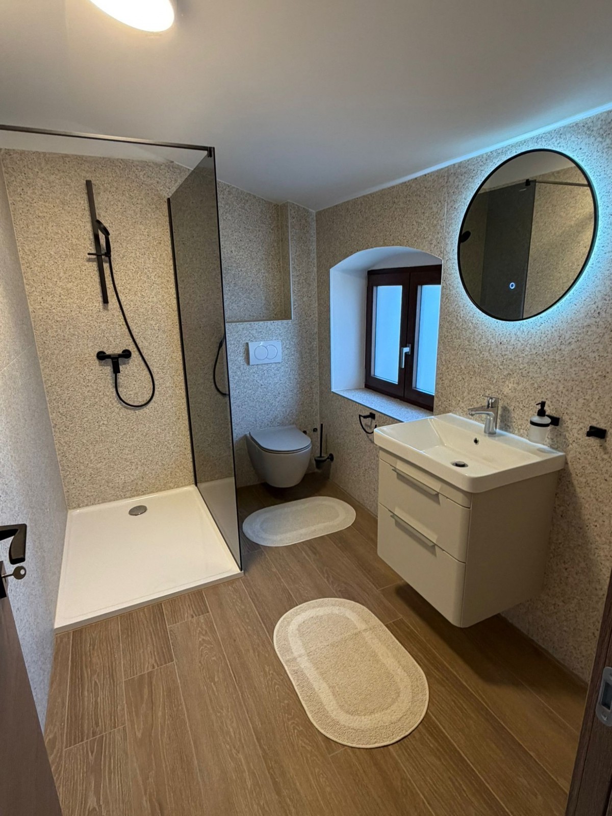 Avtentična istrska kamnita hiša z bazenom in pogledom na morje – naprodaj, okolica Poreča