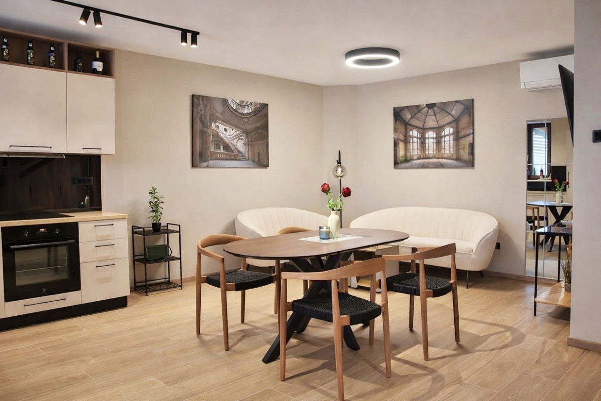 Avtentična istrska kamnita hiša z bazenom in pogledom na morje – naprodaj, okolica Poreča