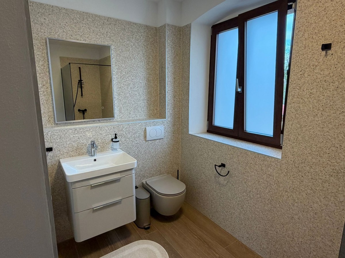 Avtentična istrska kamnita hiša z bazenom in pogledom na morje – naprodaj, okolica Poreča