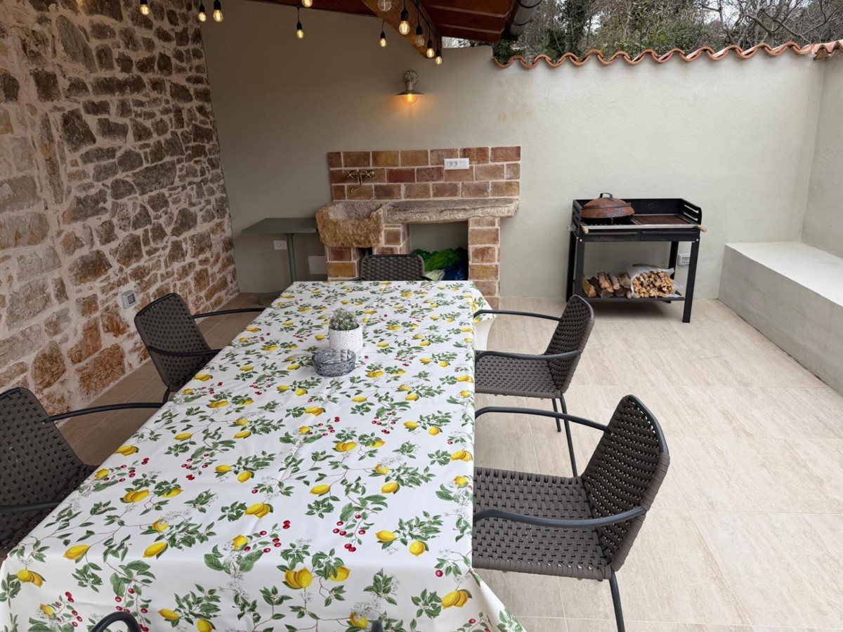 Avtentična istrska kamnita hiša z bazenom in pogledom na morje – naprodaj, okolica Poreča