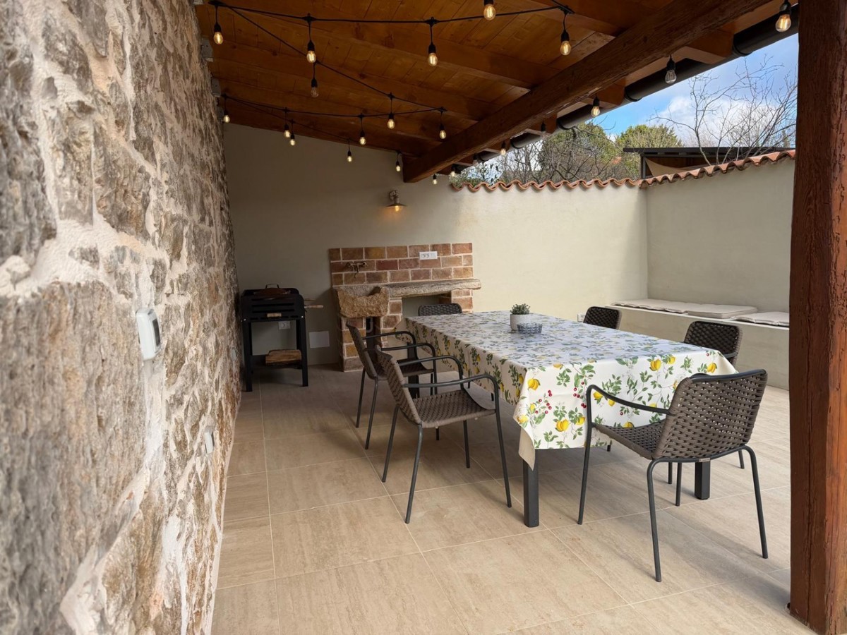 Avtentična istrska kamnita hiša z bazenom in pogledom na morje – naprodaj, okolica Poreča