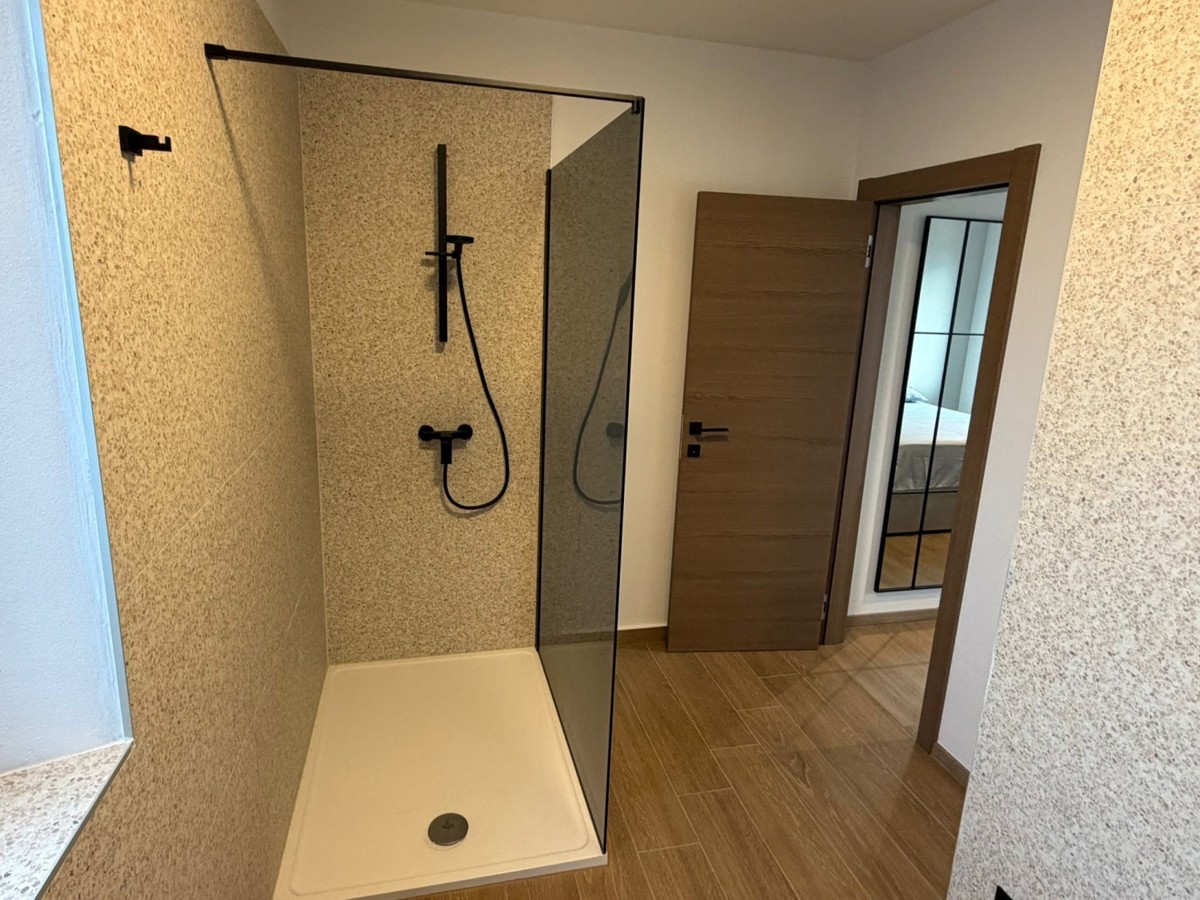 Avtentična istrska kamnita hiša z bazenom in pogledom na morje – naprodaj, okolica Poreča