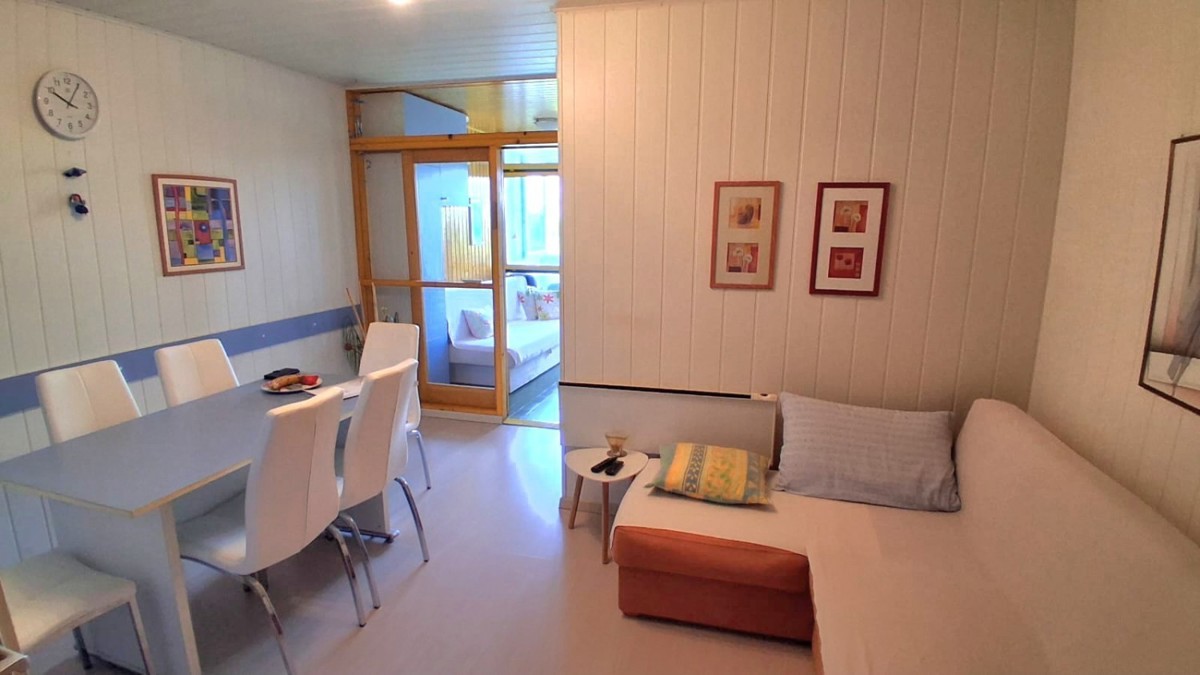 Červar Porat – Stanovanje na prodaj, prva vrsta ob morju