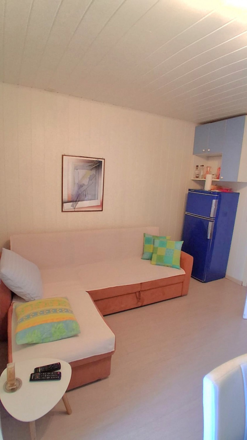 Červar Porat – Stanovanje na prodaj, prva vrsta ob morju