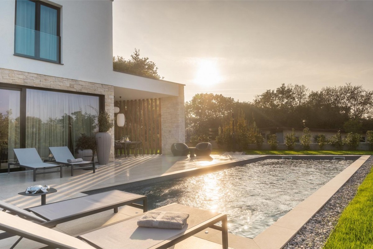 Ekskluzivna vila pri Poreču in Vrsarju – zasebnost in mediteranski utrip