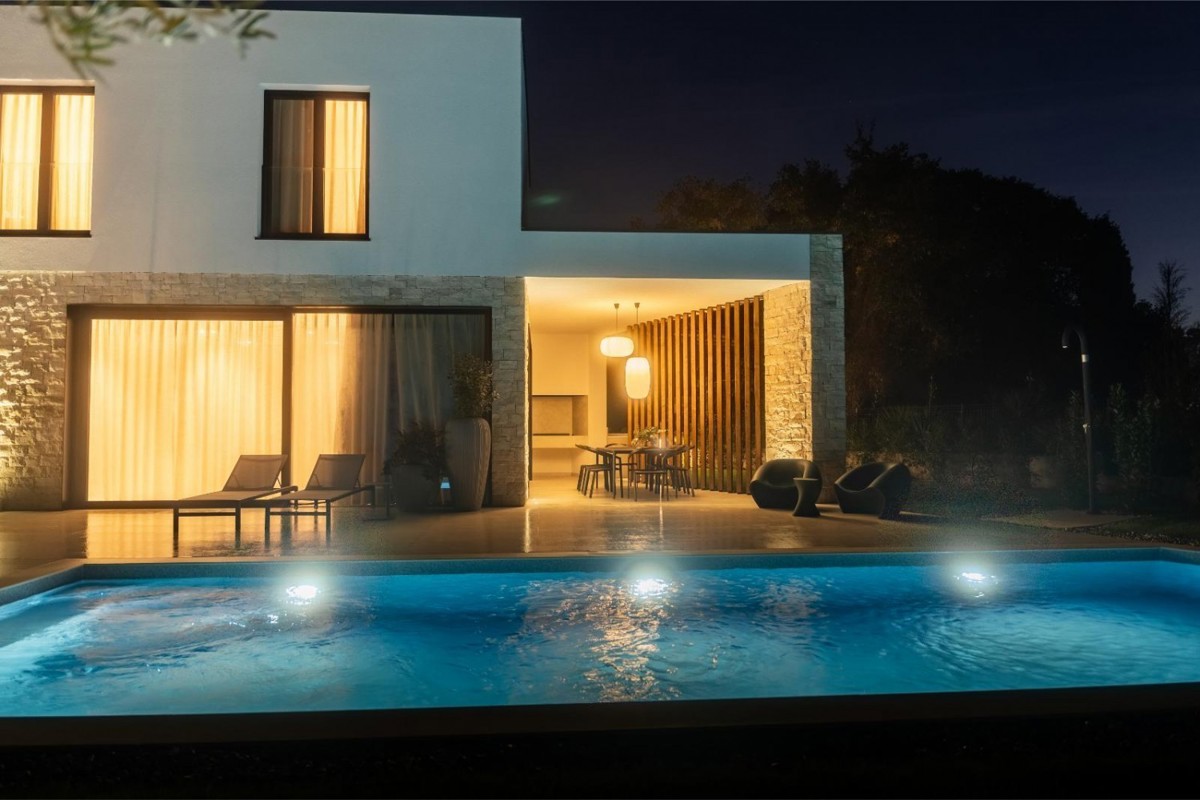 Ekskluzivna vila pri Poreču in Vrsarju – zasebnost in mediteranski utrip