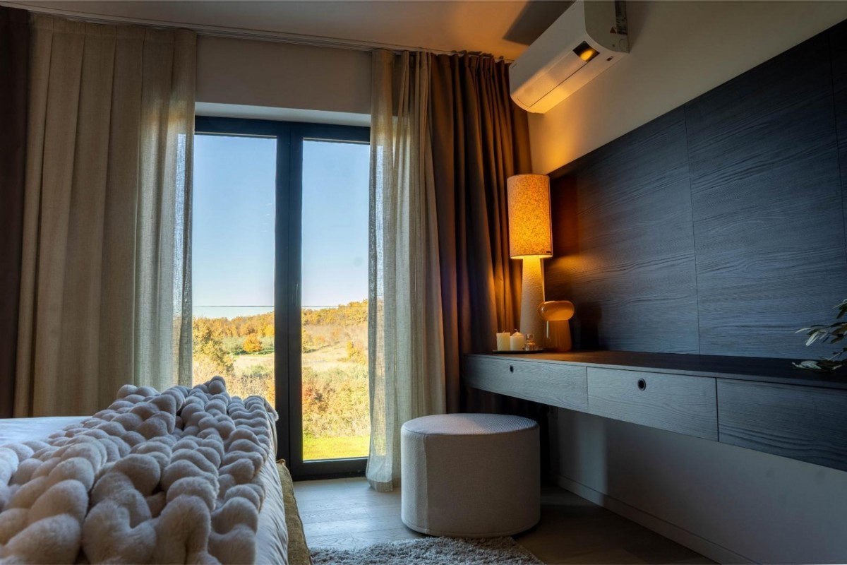 Ekskluzivna vila pri Poreču in Vrsarju – zasebnost in mediteranski utrip