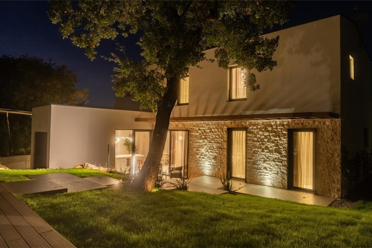 Ekskluzivna vila pri Poreču in Vrsarju – zasebnost in mediteranski utrip