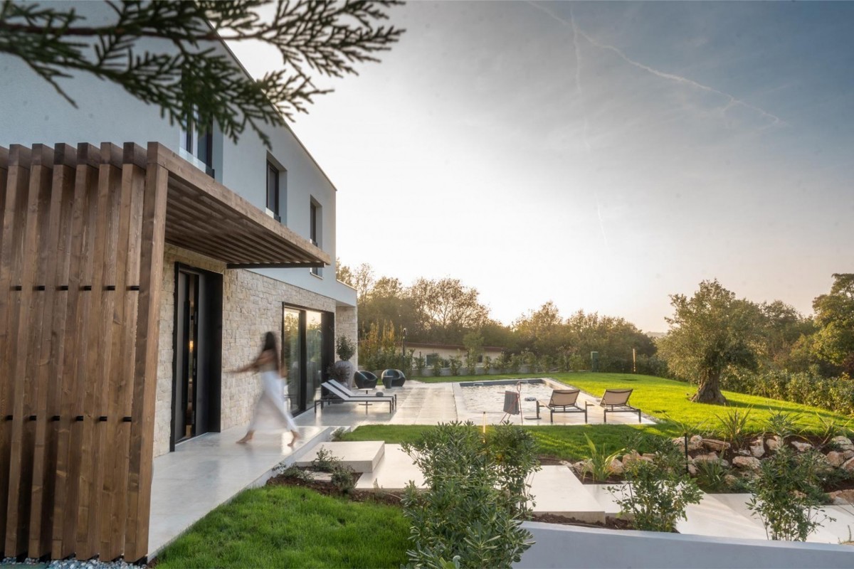 Ekskluzivna vila pri Poreču in Vrsarju – zasebnost in mediteranski utrip