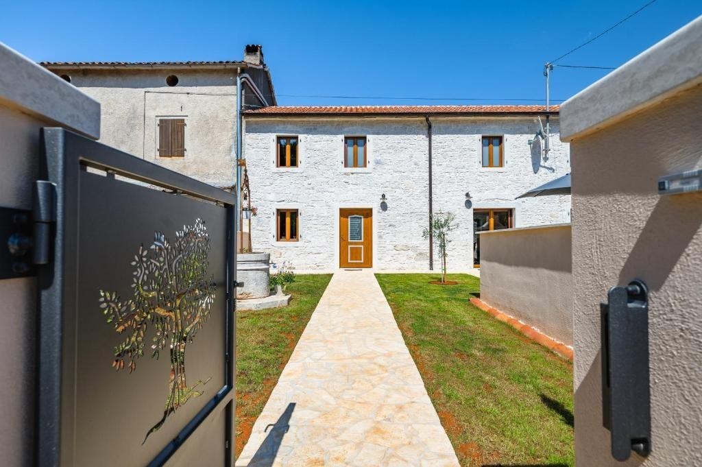 Poreč, okolica hiša, prodaja