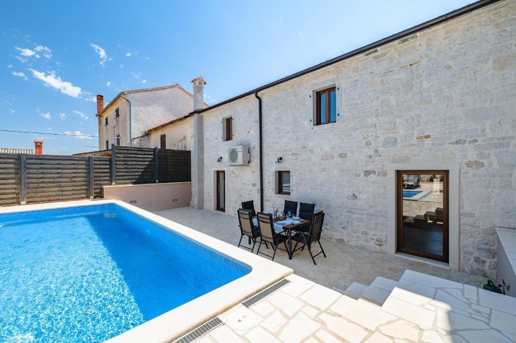 Poreč, okolica hiša, prodaja