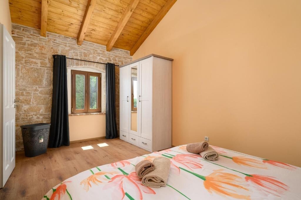 Poreč, okolica hiša, prodaja