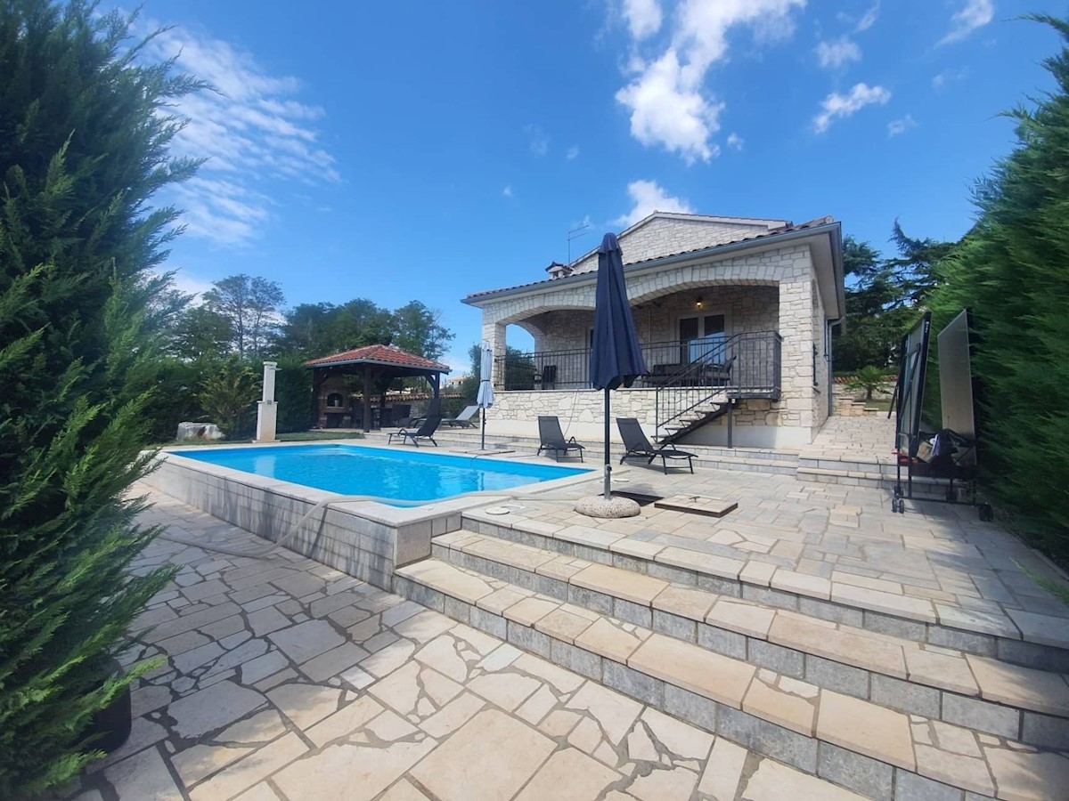 vila sa bazenom kod Poreča