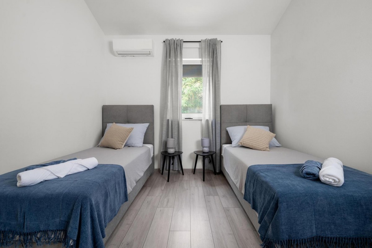Labin, novogradnja, prodamo enodružinsko hišo z bazenom