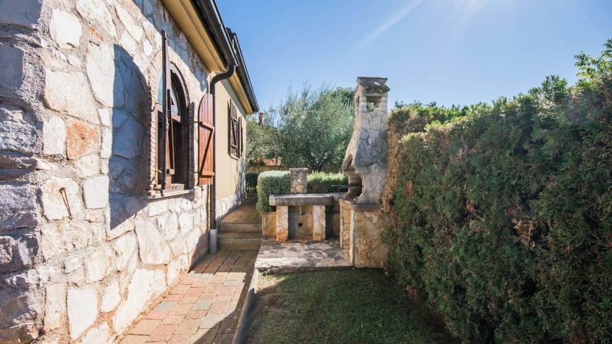 Dvojna hiša s pogledom na morje – 10 km od Poreča – Opremljena, 100 m²