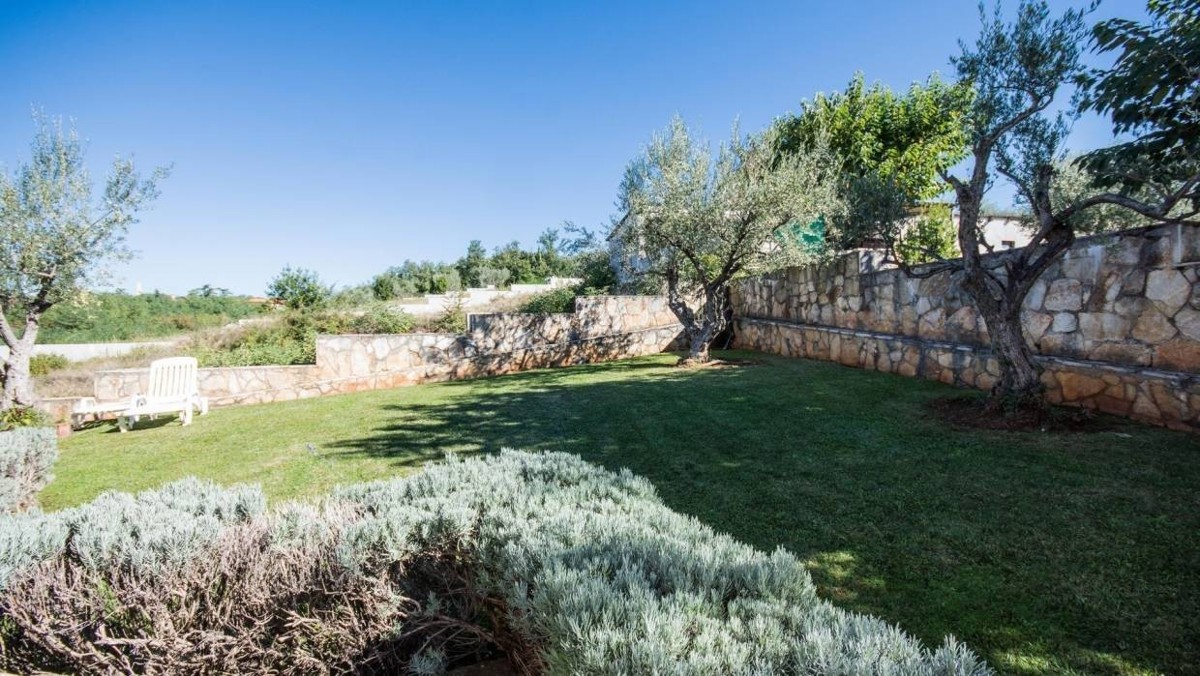 Dvojna hiša s pogledom na morje – 10 km od Poreča – Opremljena, 100 m²