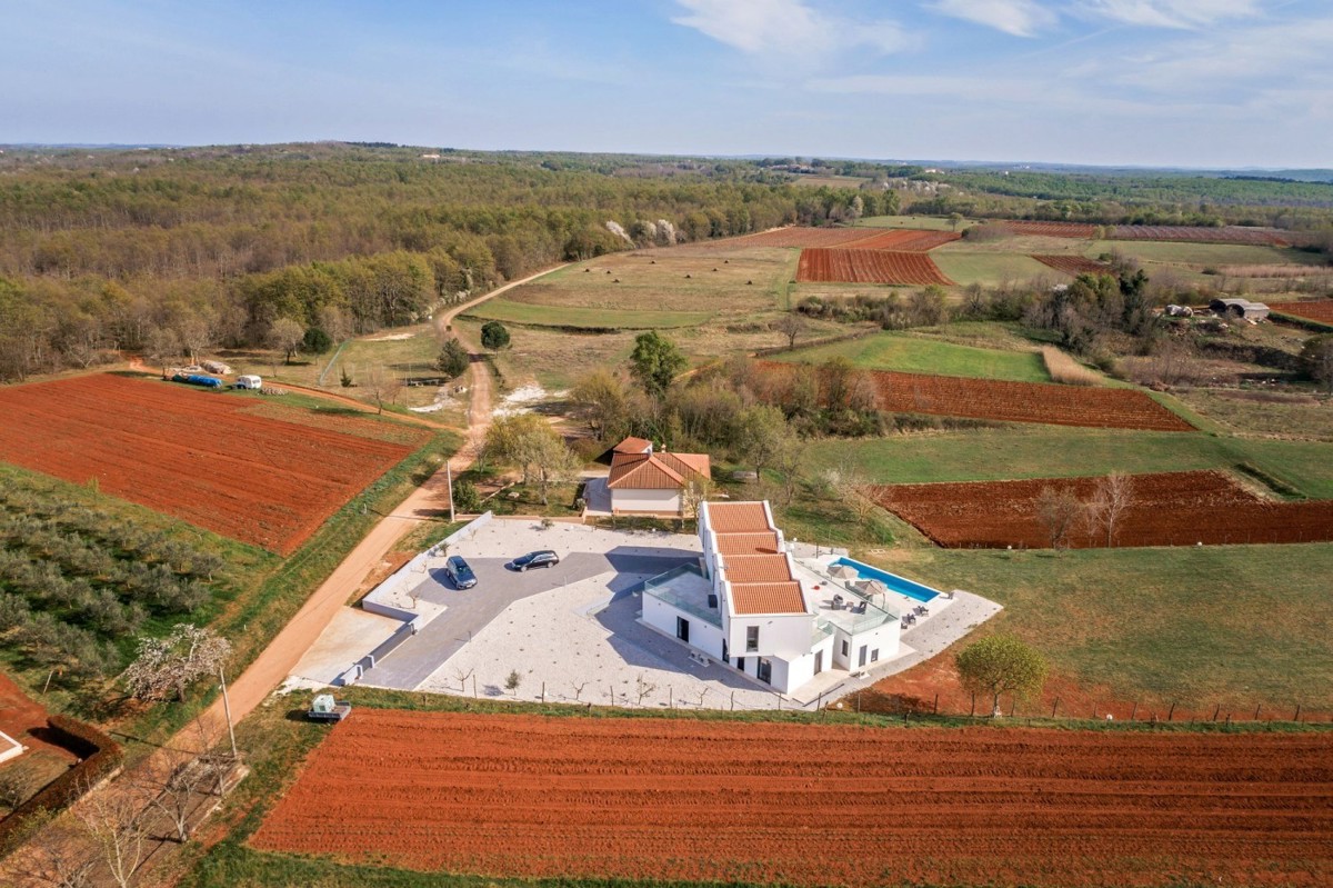 Moderna vila okolica Poreča, ca 6271 m2 parcela