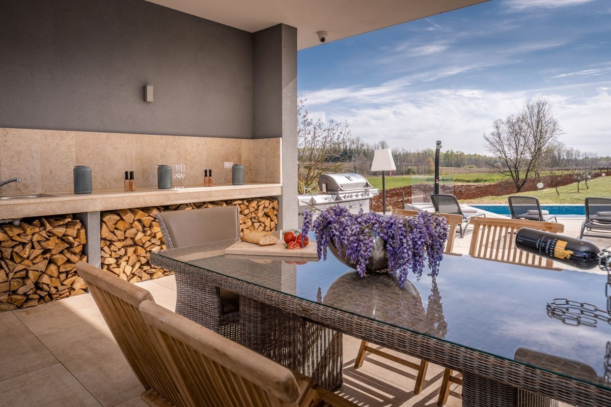 Moderna vila okolica Poreča, ca 6271 m2 parcela