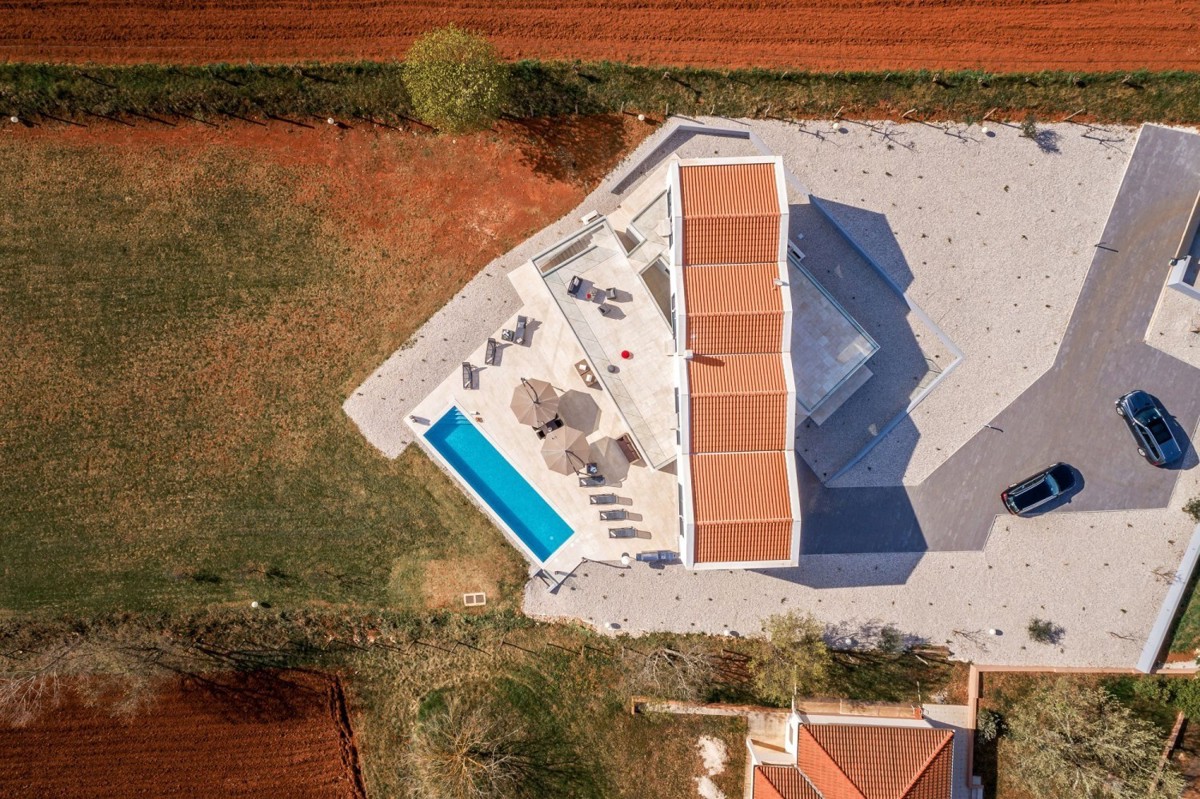 Moderna vila okolica Poreča, ca 6271 m2 parcela
