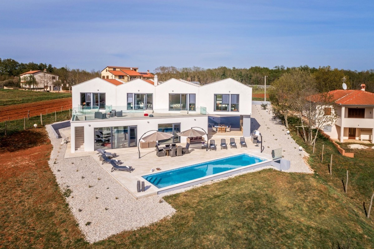 Moderna vila okolica Poreča, ca 6271 m2 parcela
